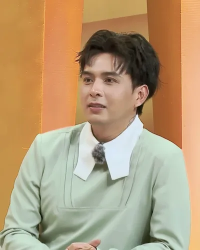 베트남 남자 가수 호 꽝 히에우(Hồ Quang Hiếu) 사진